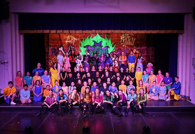 DES_CAST_PHOTO_2024